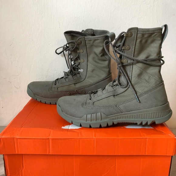 nike 8 inch boots